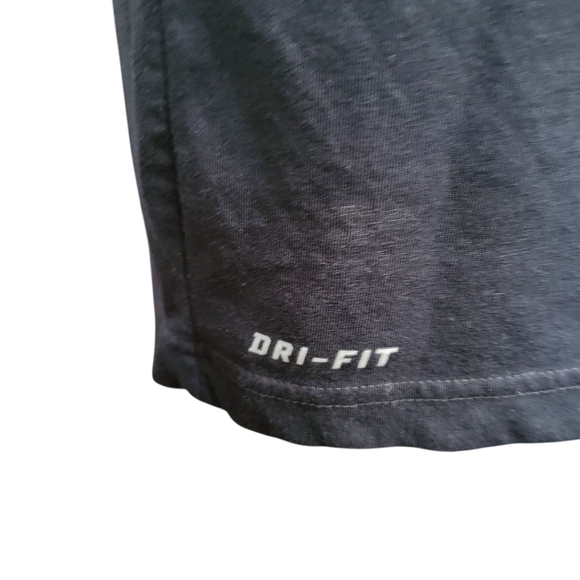 Nike Black and Red Short Sleeve Tee Dri Fit Med - Picture 7 of 11